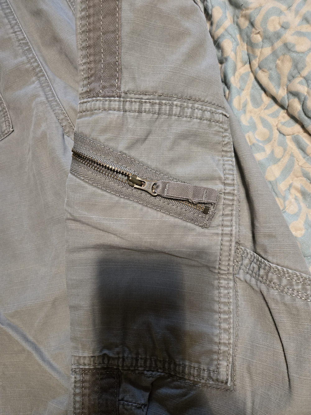 Bauer Gray Cargo Capris with Utility Details - Picture 4 of 7